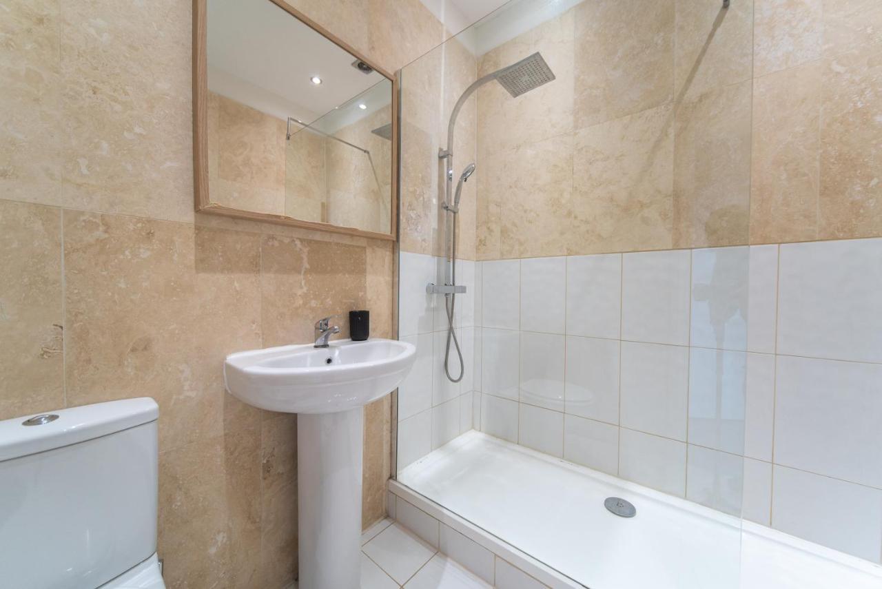 Spacious 2 Bedroom Apartment In Downtown Londra Esterno foto