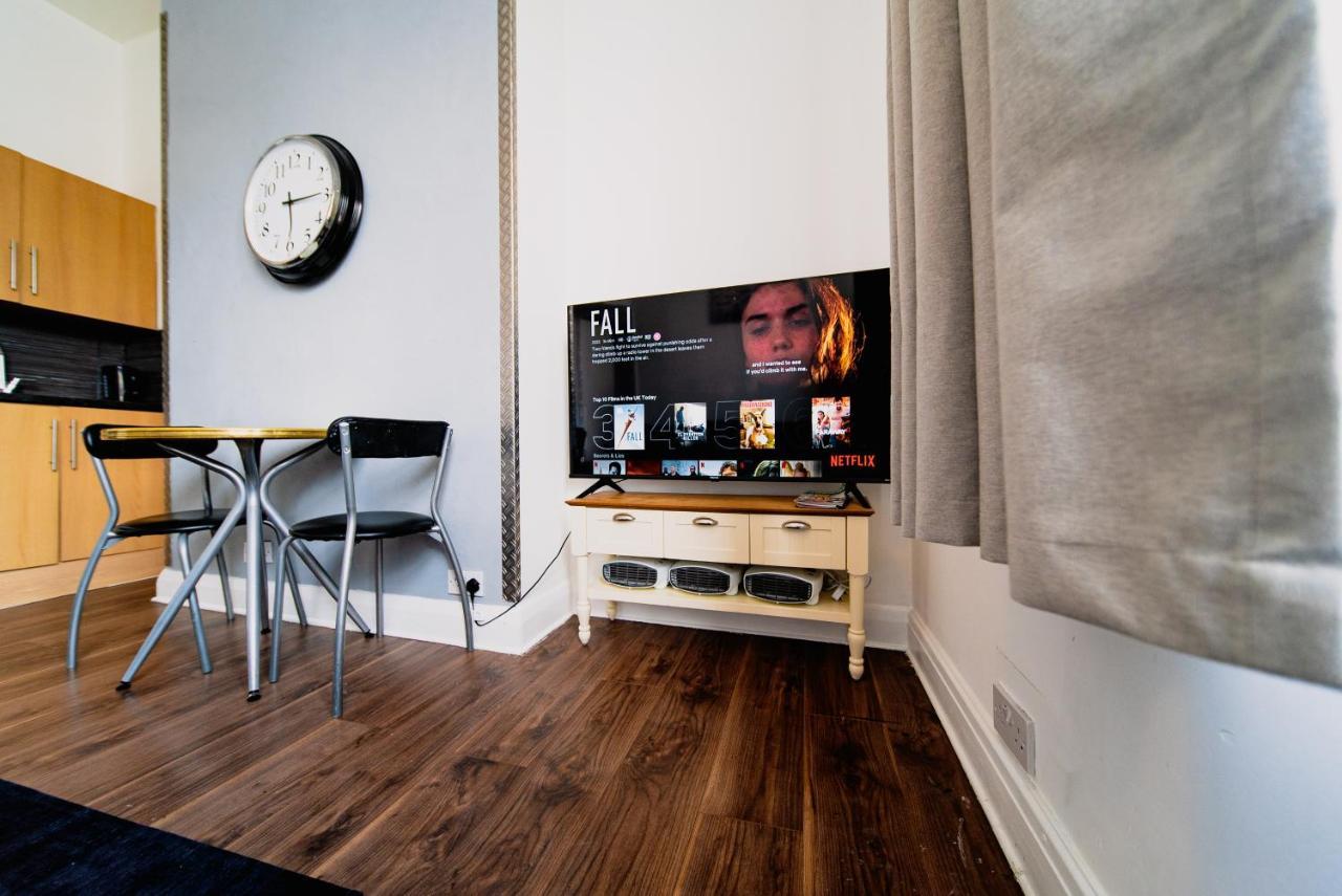 Spacious 2 Bedroom Apartment In Downtown Londra Esterno foto